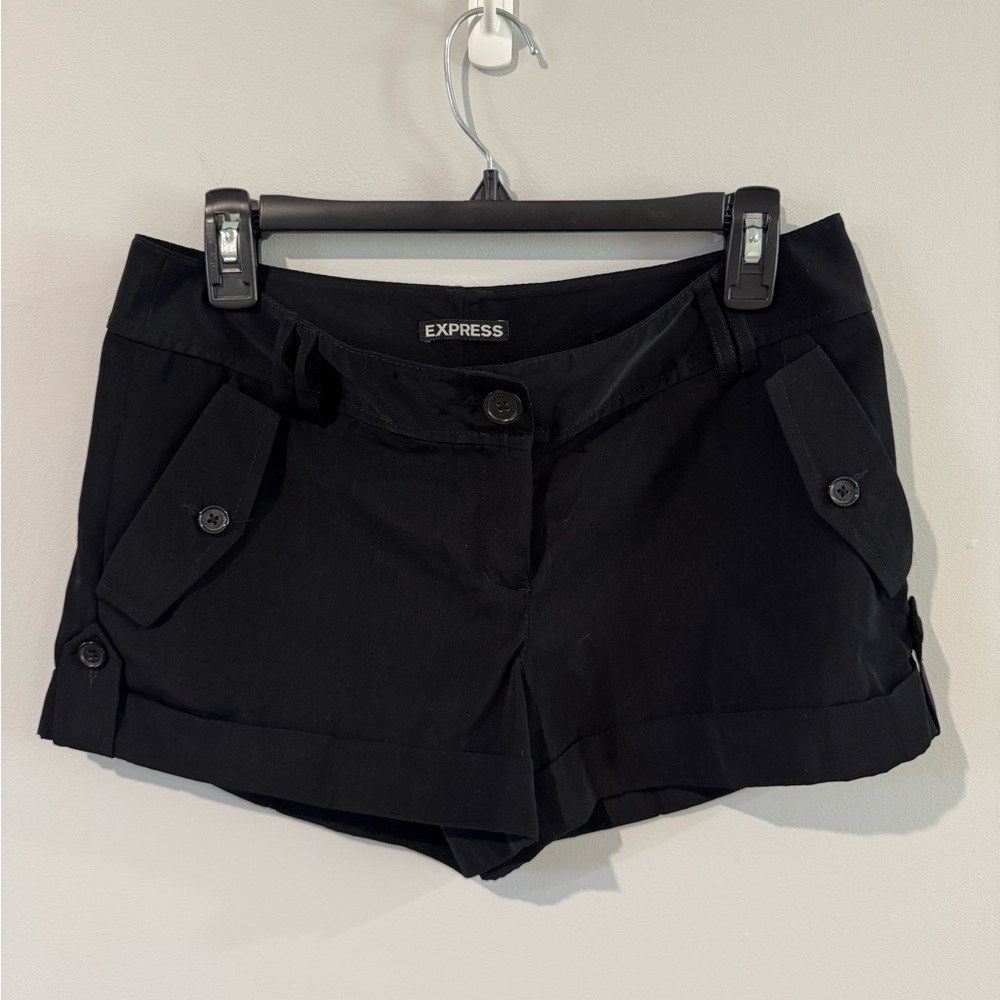 NWT Express Women's Classic Black Shorts Size 4